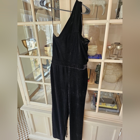 $290 REISS Velvet One Shoulder Black Jumpsuit - Picture 8 of 10